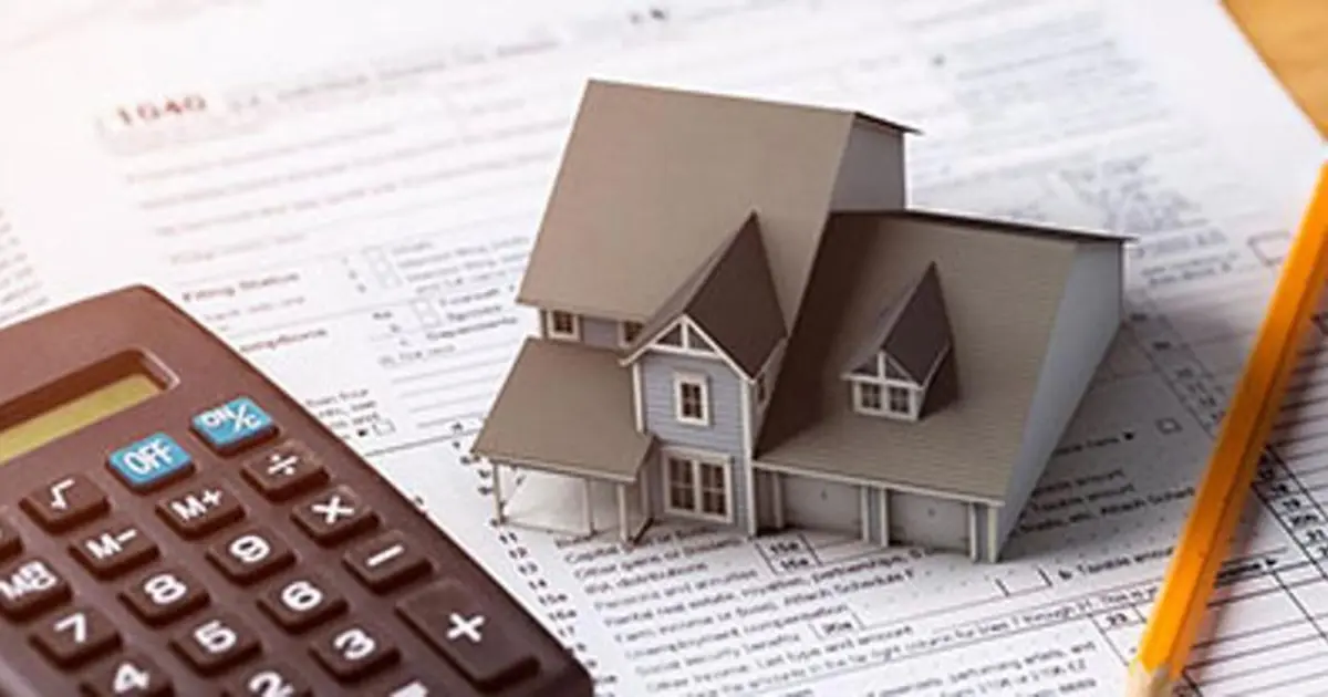 صورة منزل سكني تعبر عن ضريبة التصرفات العقارية في مصر عند بيع الشقة أو العقار داخل المدن وضرورة حساب 2.5% من قيمة التصرف وسدادها في الميعاد القانوني