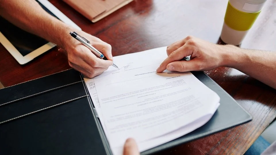 نموذج عقد إيجار PDF عقد إيجار مكتوب وموقع بين المؤجر والمستأجر في مصر يوضح بيانات الطرفين ووصف العين المؤجرة والقيمة الإيجارية ومدة الإيجار وشروط السداد والفسخ ضمن نموذج عقد ايجار جاهز للطباعة