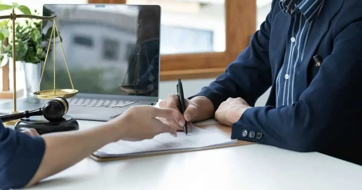 نموذج عقد ايجار جاهز للطباعة 2025 الاتفاق على نموذج عقد إيجار جاهز للطباعة في مصر مع مراجعة مدة الإيجار وقيمة الأجرة وبند الإخطار قبل الإخلاء وتوثيق السداد بإيصالات.