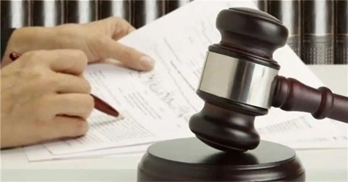 بطلان البيع بالتوكيل العام شخص يقوم ب مراجعة نص التوكيل وصلاحية البيع قبل التوقيع وفق القانون المصري.